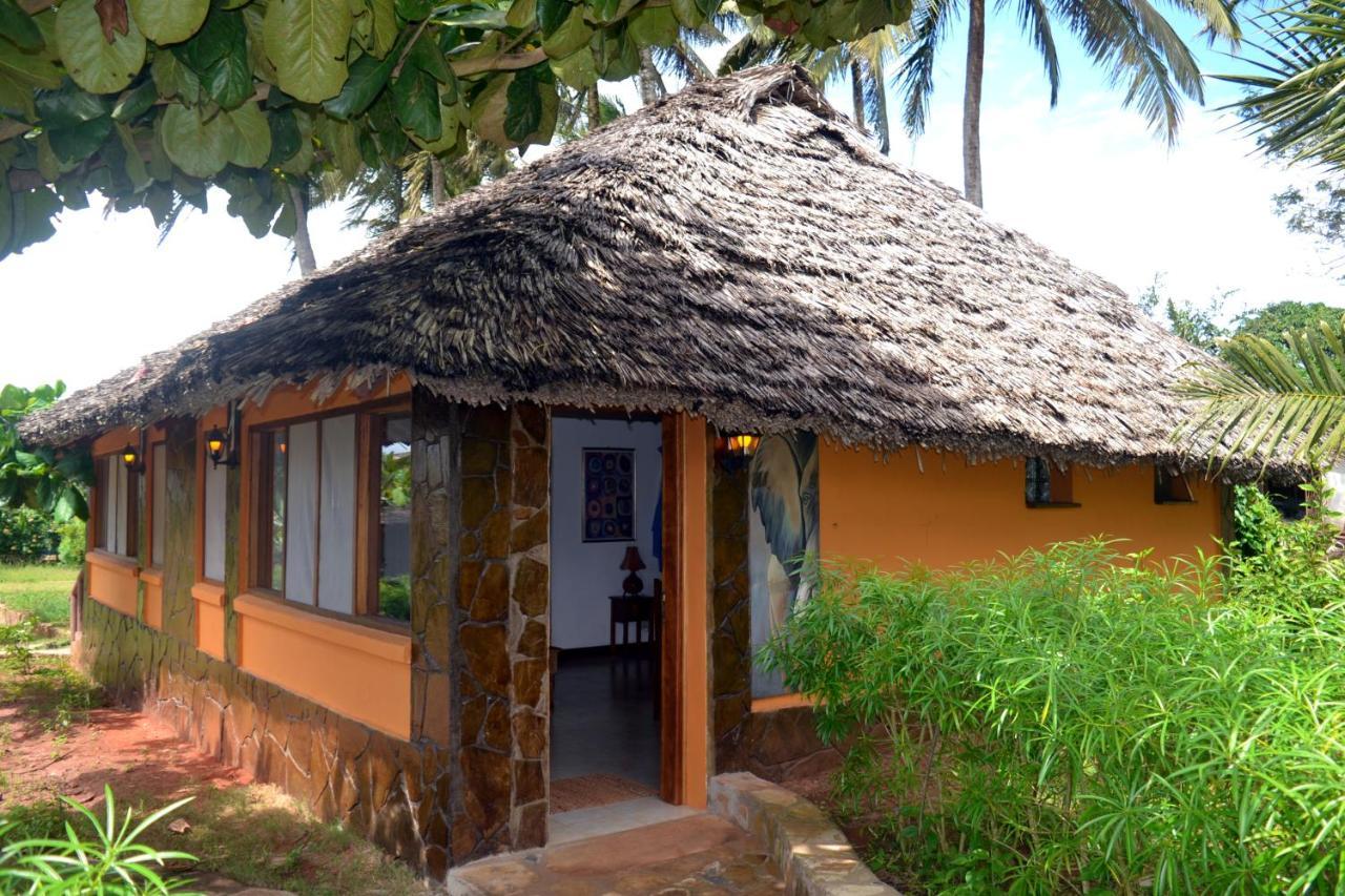 Shimba Hills Green Safari Lodge Kwale ภายนอก รูปภาพ