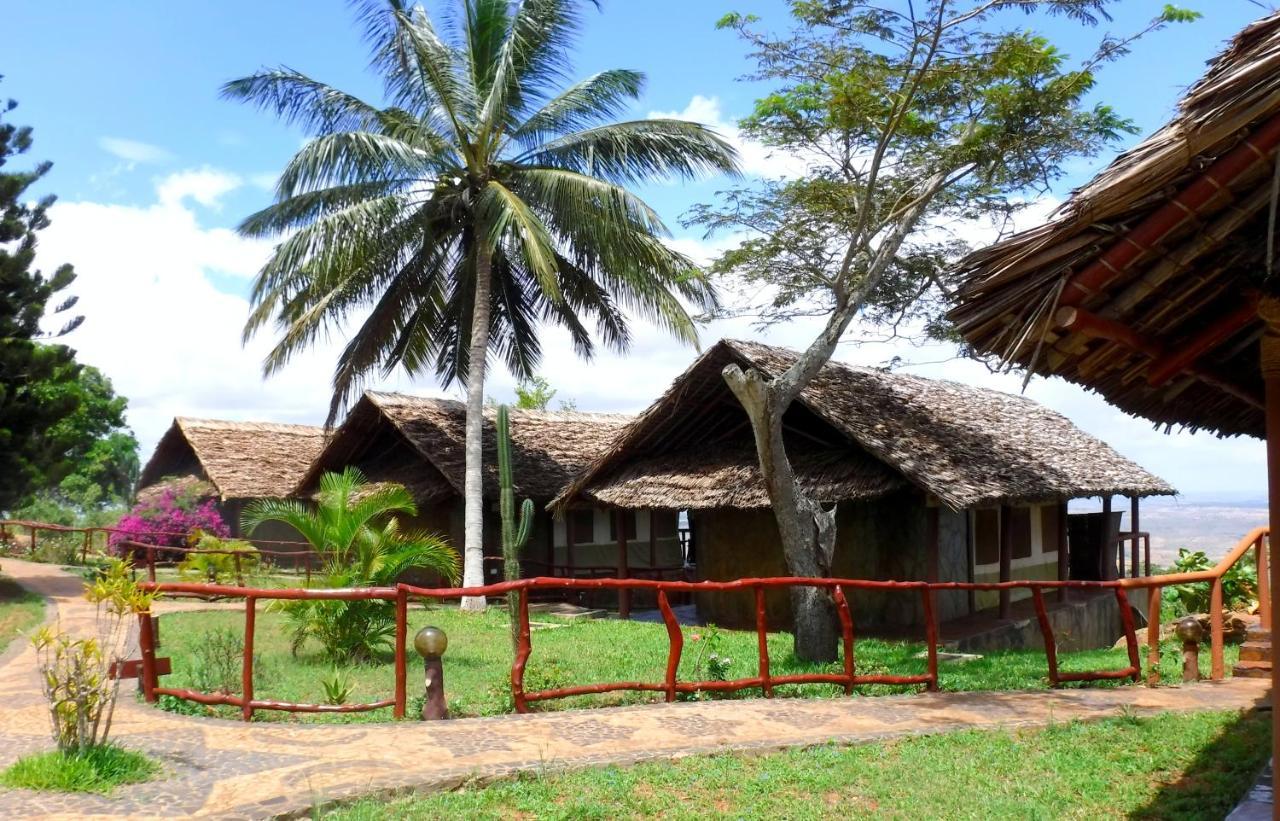 Shimba Hills Green Safari Lodge Kwale ภายนอก รูปภาพ