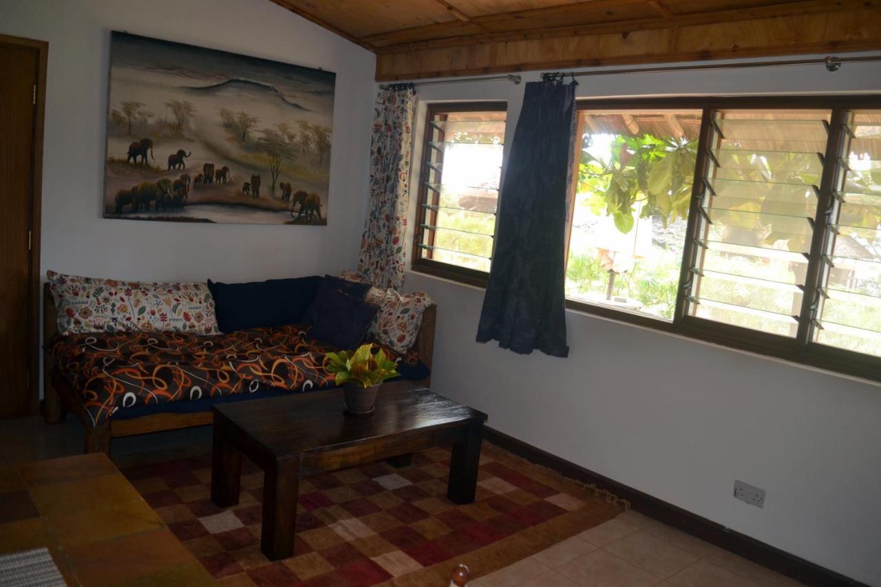 Shimba Hills Green Safari Lodge Kwale ภายนอก รูปภาพ